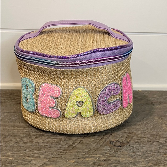 Omg Accessories Handbags - Miss Gwen’s OMG Accessories “Beach” Straw Round Glam Bag Travel Bag